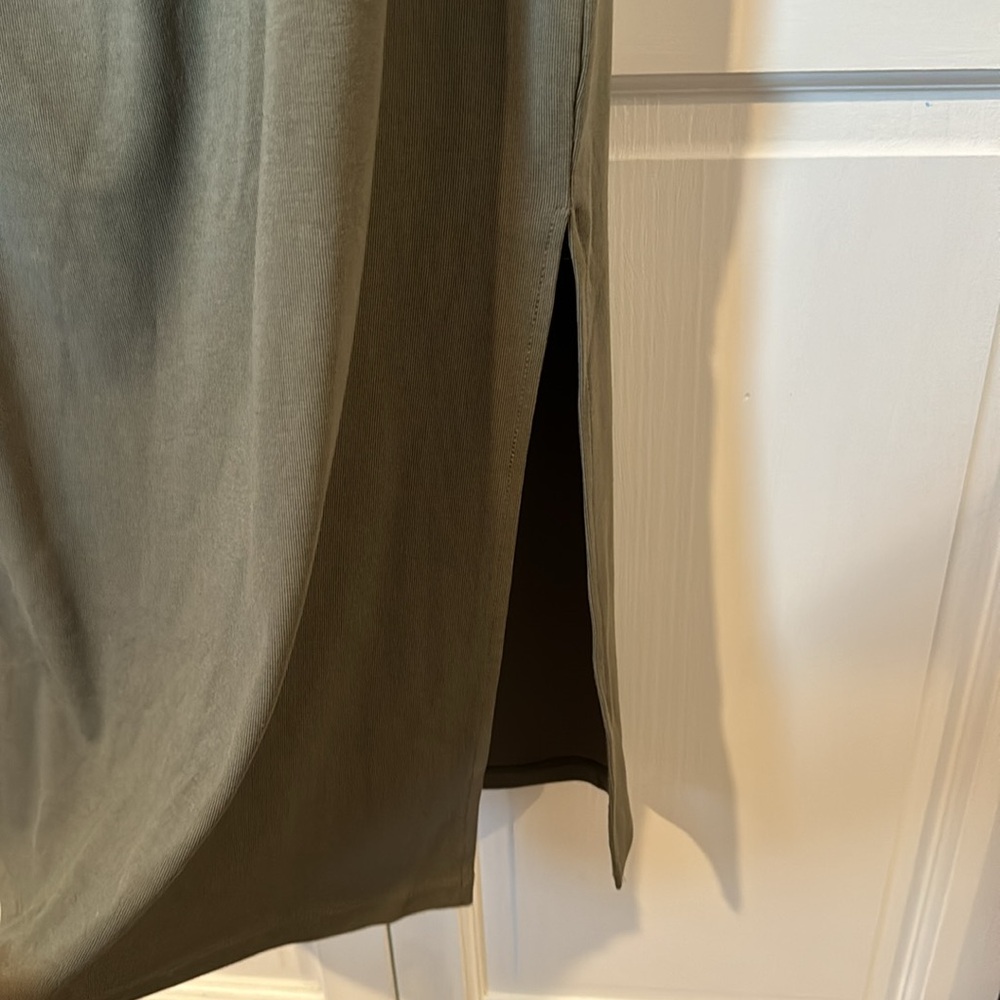 Mod Ref Daphne Dress In Olive, Size Small - Picture 7 of 10